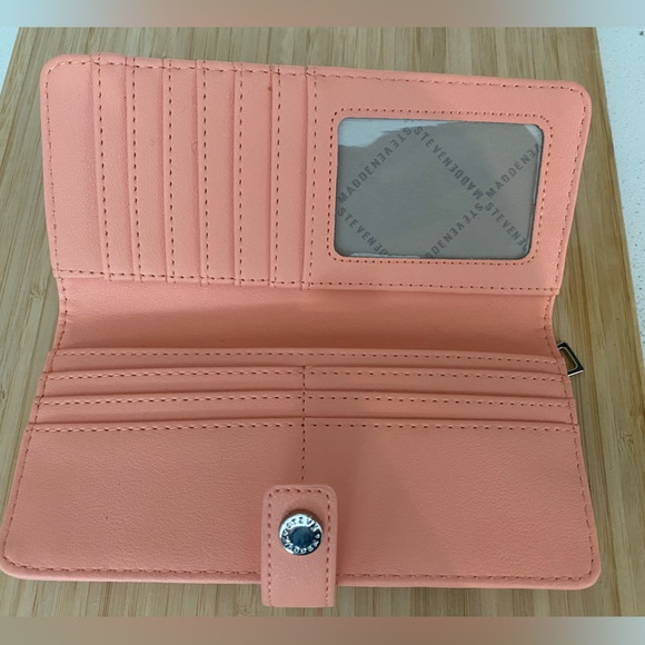 Steven madden coral wallet - Picture 3 of 4